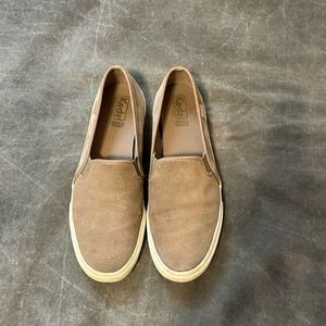 Tan suede Keds. EUC. Size 8 Dream foam soles